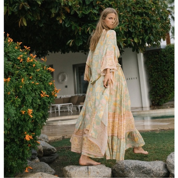 Spell Butterfly Maxi Robe - Picture 2 of 4